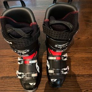 Nordica The Cruise 120 Ski Boots size 26.5